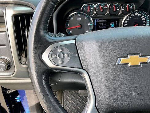 Used 2018 Chevrolet Silverado 1500 LT image 17