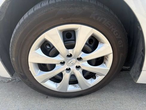 Used 2026 Toyota Corolla LE FWD image 2