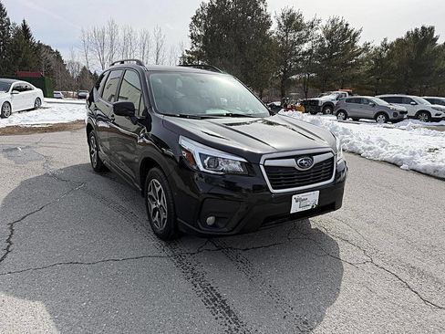 Used 2020 Subaru Forester Premium image 7