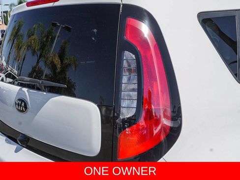Used 2016 Kia Soul + FWD image 7