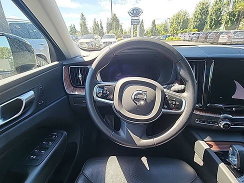 Certified 2024 Volvo XC60 B5 Plus w/ Protection Package Premier AWD/4WD image 21