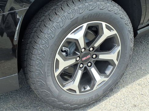 New 2026 GMC Yukon AT4 Ultimate AWD/4WD image 7