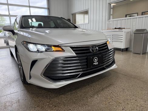Used 2021 Toyota Avalon XLE FWD image 9