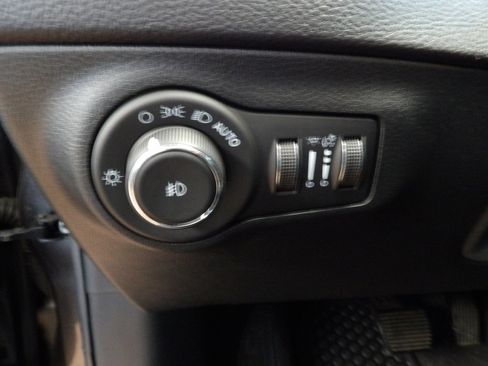 Used 2021 Jeep Compass Latitude w/ Convenience Group image 26