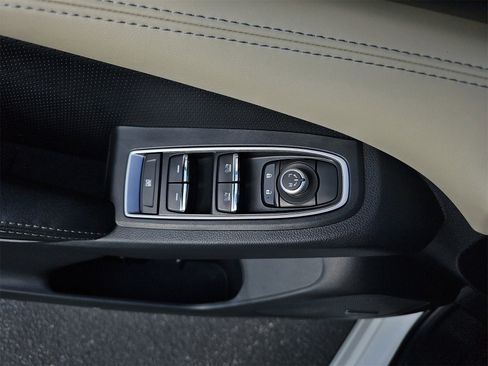 Used 2022 Subaru Ascent Limited w/ Technology Package image 31