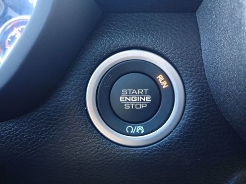 Used 2025 RAM 2500 Tradesman w/ Chrome Appearance Group image 17