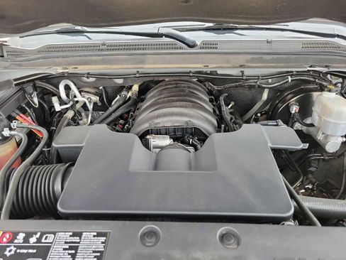 Used 2019 Chevrolet Suburban Premier AWD/4WD image 13