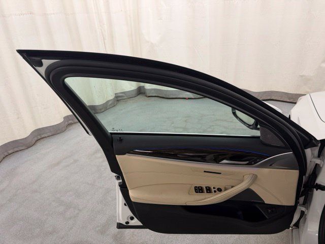 Used 2022 BMW 540i xDrive w/ Executive Package AWD/4WD image 13