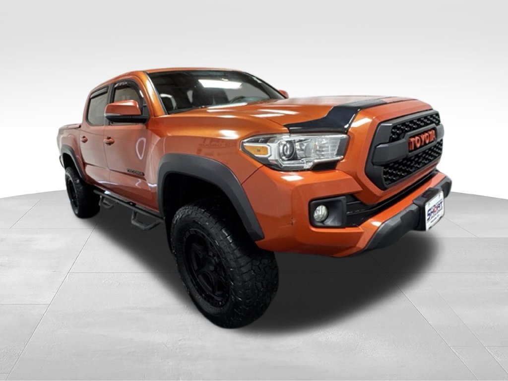 Used 2017 Toyota Tacoma TRD Off-Road w/ Tow Package (A/T) AWD/4WD image 5