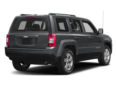 Used 2017 Jeep Patriot High Altitude image 2