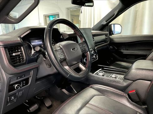 Used 2023 Ford Expedition Limited AWD/4WD image 8
