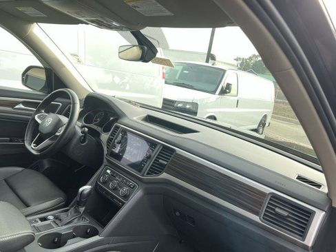 Used 2021 Volkswagen Atlas SE w/ Panoramic Sunroof Package image 29