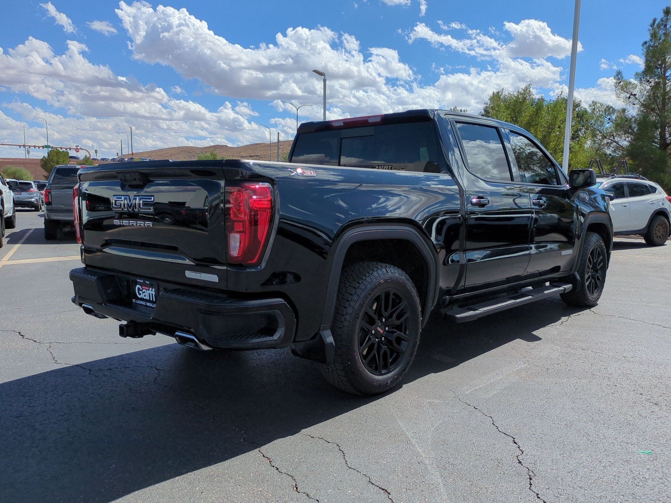 Used 2024 GMC Sierra 1500 Elevation w/ Preferred Package AWD/4WD image 3