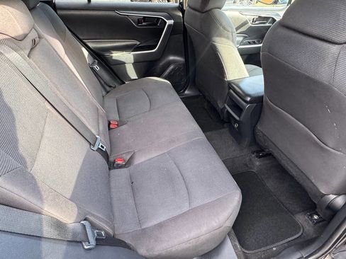 Used 2020 Toyota RAV4 LE w/ All Weather Liner Package AWD/4WD image 18