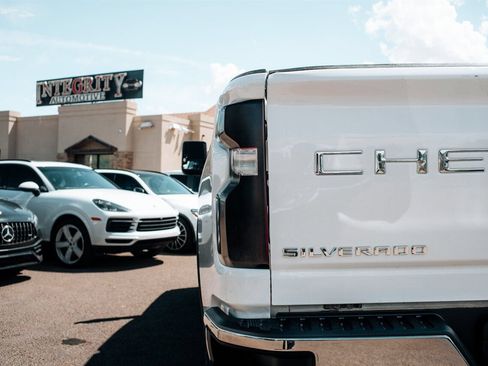 Used 2022 Chevrolet Silverado 2500 LTZ w/ Safety Package AWD/4WD image 14