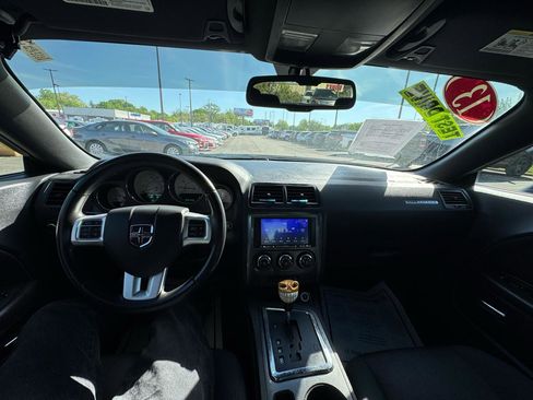Used 2013 Dodge Challenger SXT image 15