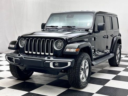Used 2019 Jeep Wrangler Unlimited Sahara image 4