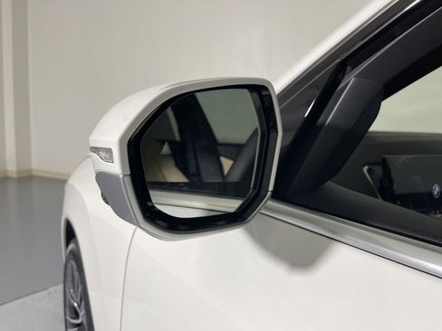 Used 2025 BMW X3 xDrive30i w/ Premium Package image 23