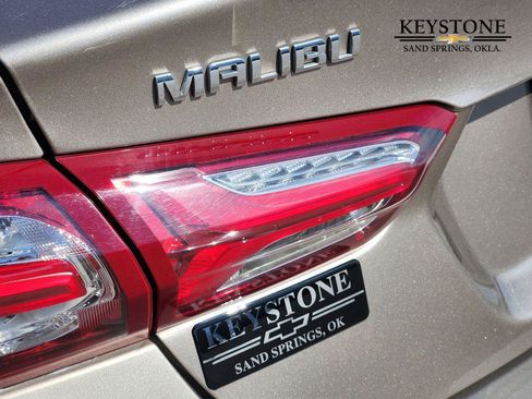 Used 2022 Chevrolet Malibu LT image 12