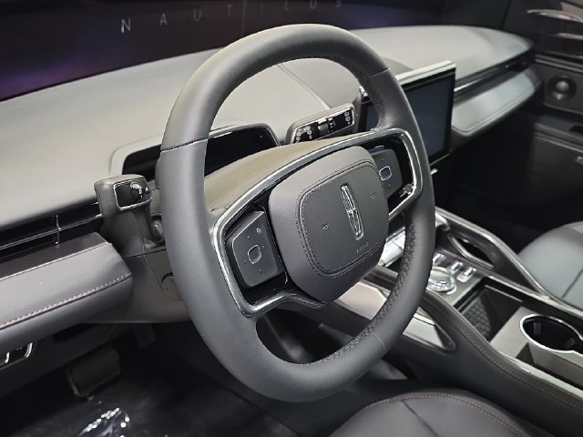 New 2026 Lincoln Nautilus Premier w/ Equipment Group 102A AWD/4WD image 12