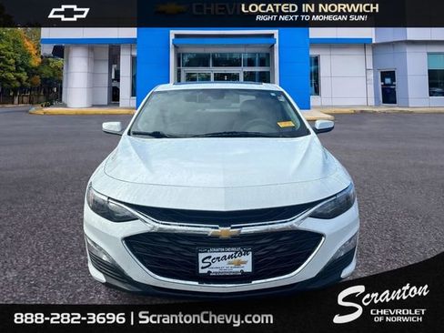 Used 2024 Chevrolet Malibu LT FWD image 2