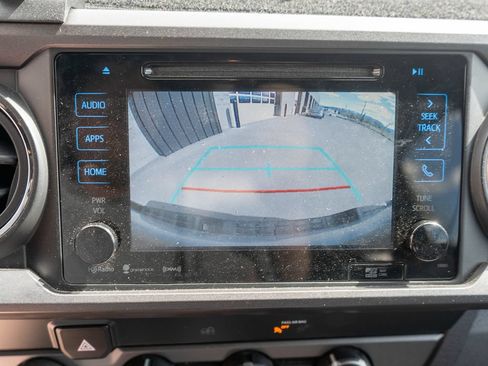 Used 2019 Toyota Tacoma TRD Off-Road w/ Technology Package AWD/4WD image 23