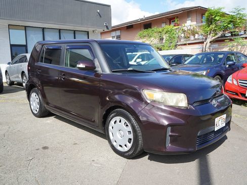Used 2011 Scion xB FWD image 4