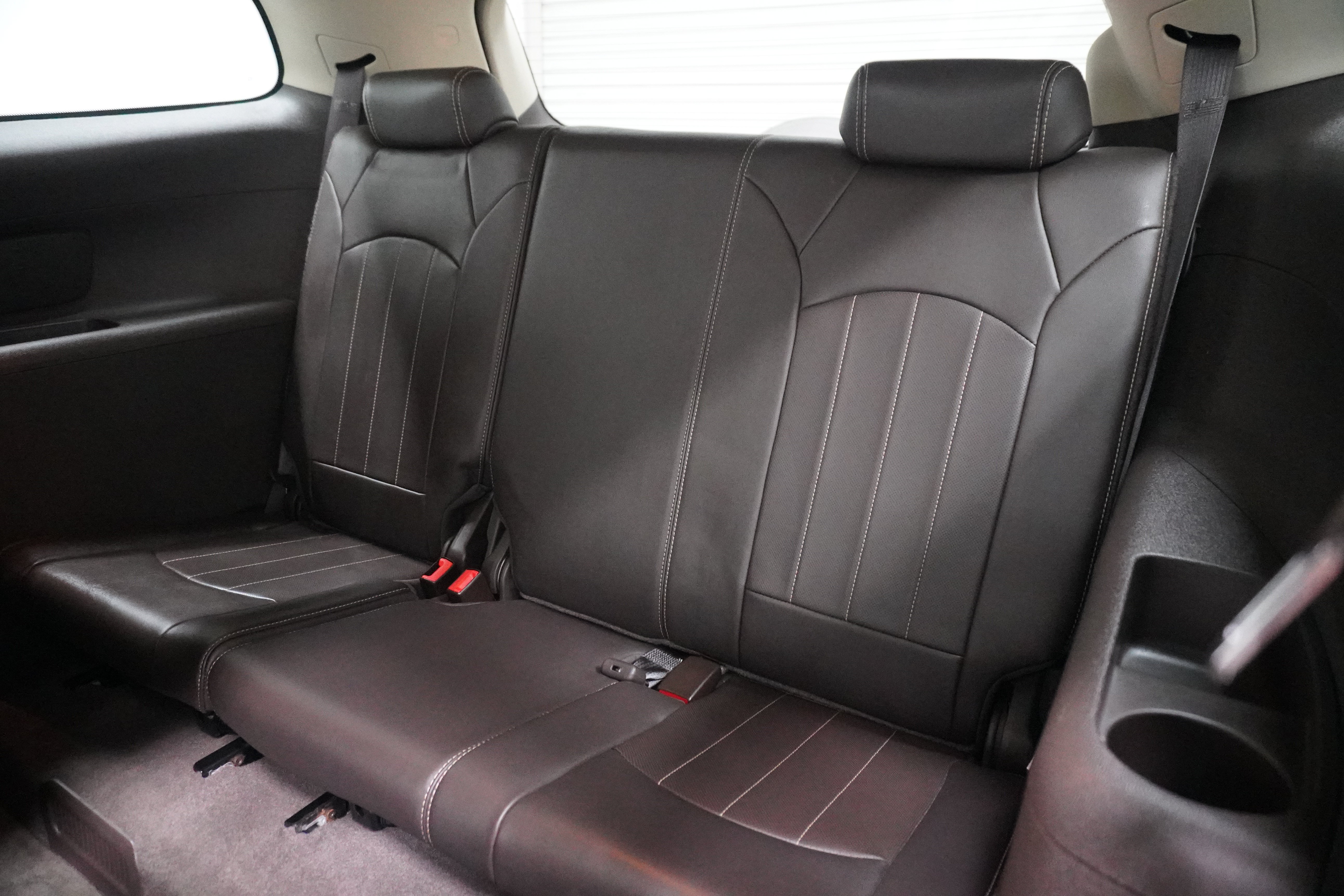 Used 2013 Buick Enclave Leather FWD image 12