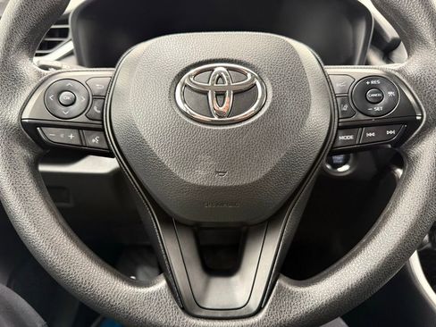 Used 2025 Toyota RAV4 XLE AWD/4WD image 42