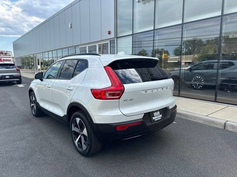 Certified 2025 Volvo XC40 B5 Plus AWD/4WD image 3