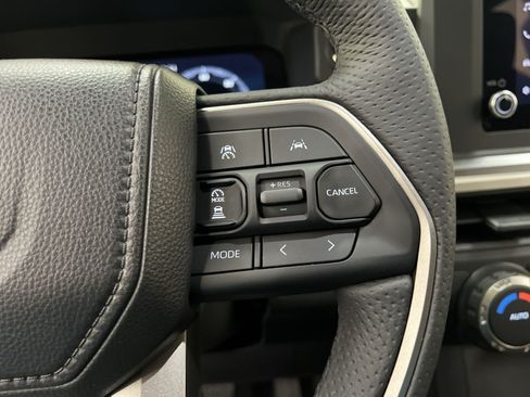 Used 2025 Toyota Tacoma TRD Off-Road AWD/4WD image 34