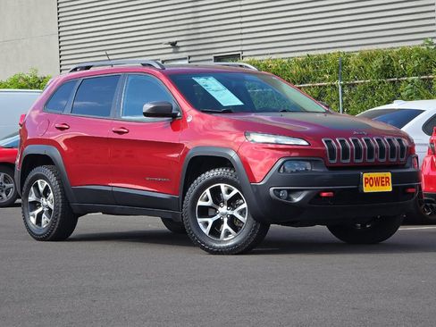 Used 2015 Jeep Cherokee Trailhawk w/ Comfort/Convenience Group AWD/4WD image 2