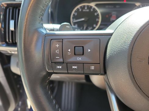 Used 2025 Nissan Pathfinder SV AWD/4WD image 20