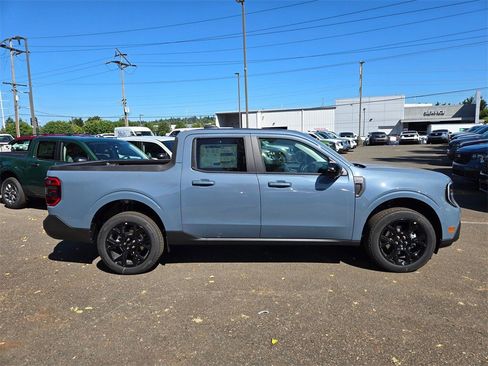 New 2025 Ford Maverick Lariat w/ Black Appearance Package image 4
