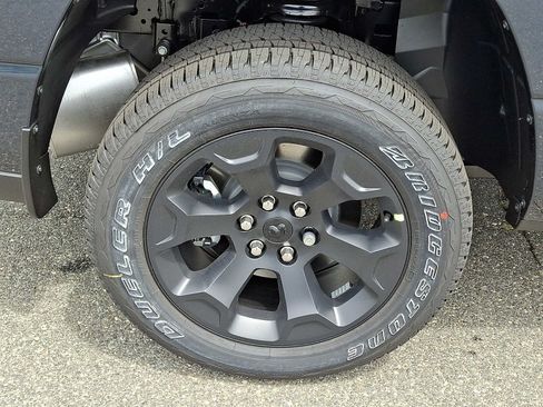 New 2026 RAM 1500 Express AWD/4WD image 5