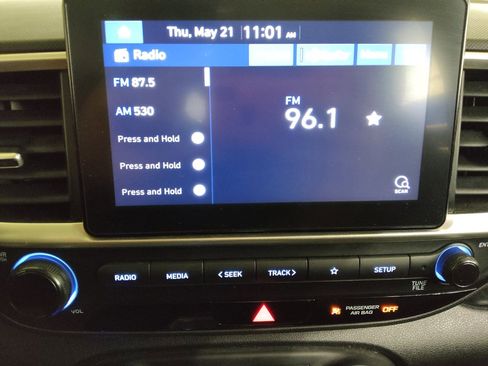 Used 2020 Hyundai Venue SE FWD image 25