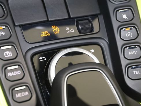 Used 2019 Aston Martin V8 Vantage Coupe RWD image 45