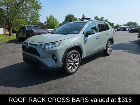 Used 2020 Toyota RAV4 XLE Premium AWD/4WD image 4