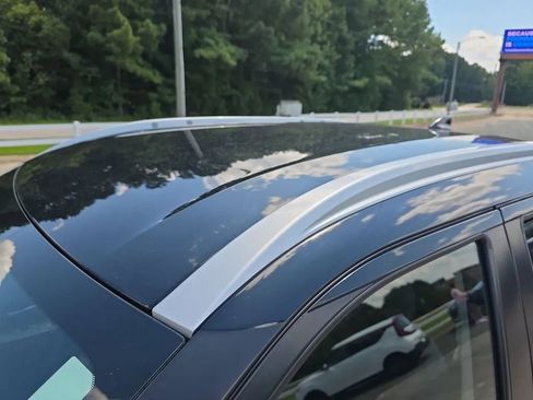 Used 2024 Nissan Kicks SV image 12