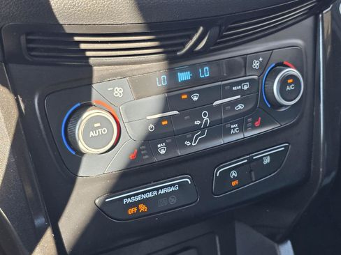 Used 2019 Ford Escape SE FWD image 18