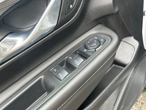 Used 2024 GMC Terrain SLE AWD/4WD image 19