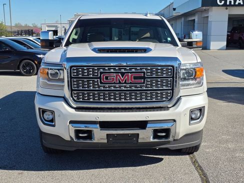 Used 2018 GMC Sierra 3500 Denali w/ Duramax Plus Package AWD/4WD image 2
