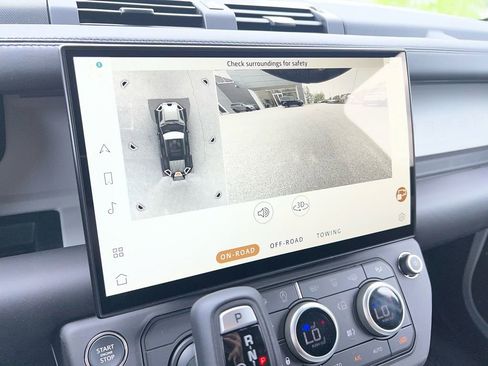 New 2026 Land Rover Defender 110 X-Dynamic SE AWD/4WD image 17