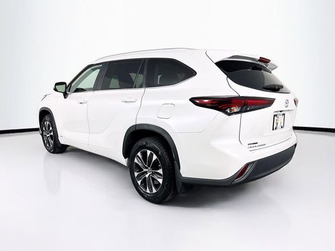 Used 2025 Toyota Highlander XLE AWD/4WD image 7