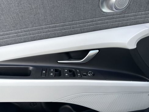 New 2026 Hyundai Elantra Limited FWD image 15