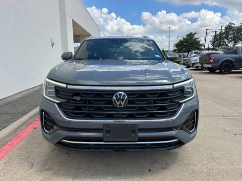 Used 2024 Volkswagen Atlas Cross Sport SEL R-Line AWD/4WD image 2