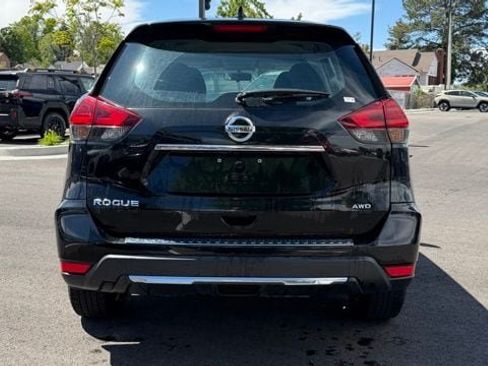 Used 2017 Nissan Rogue S AWD/4WD image 4