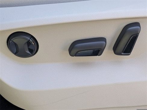 New 2026 Volkswagen Atlas SE image 21