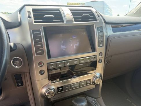 Used 2016 Lexus GX 460 w/ Premium Package AWD/4WD image 32