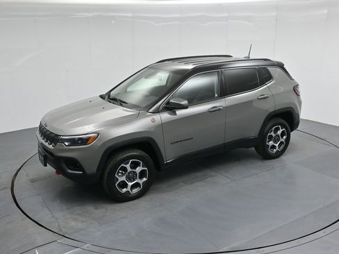 Used 2022 Jeep Compass Trailhawk w/ Trailhawk Elite Group image 41